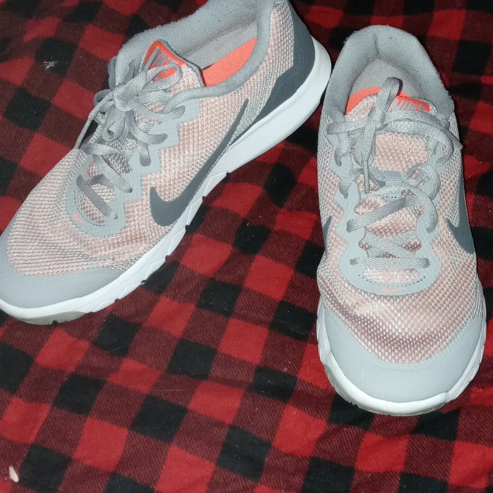 Womens size 9 nikes